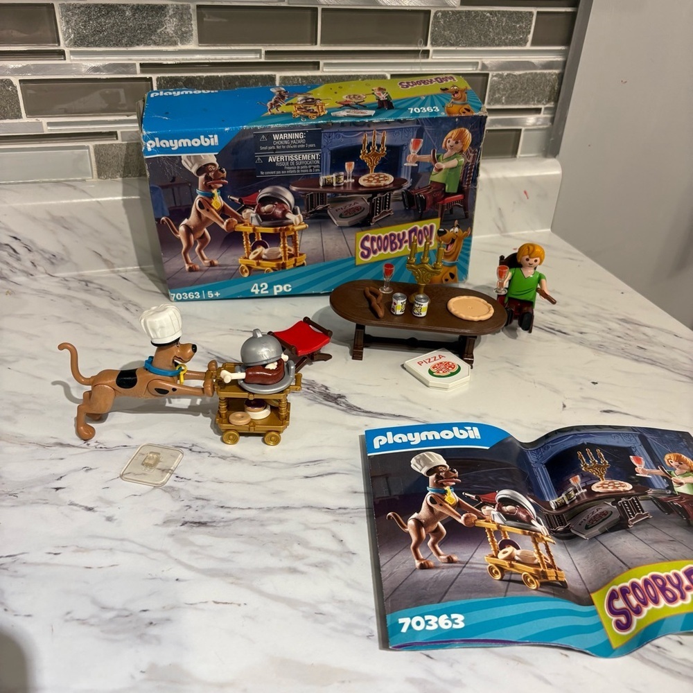 Playmobil‎ Scooby-Doo Dinner with Shaggy Playset (70363) - Picture 2 of 10